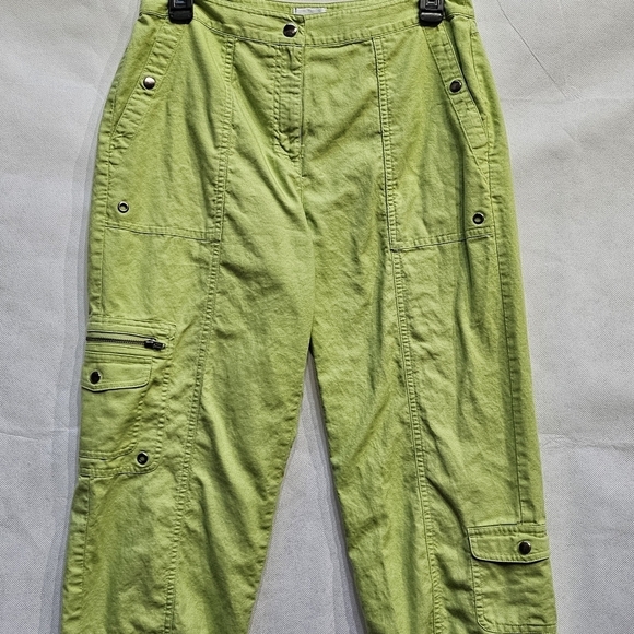 Chico's Lime Green 100% Cotton Multi Pocket Capri Pants Size 0.5 or US 6 - Picture 2 of 7